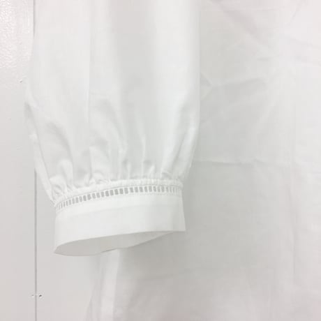 V-Neck Gathered Top / Off White