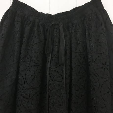 Geometric Eyelet Skirt / Black