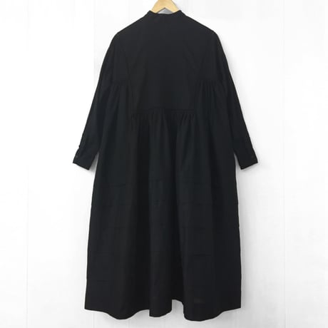 Band Collar Pintuck Gathered Dress / Black