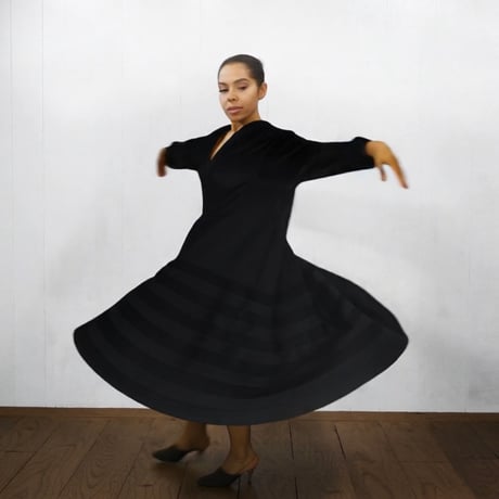 Band Collar Pintuck Gathered Dress / Black