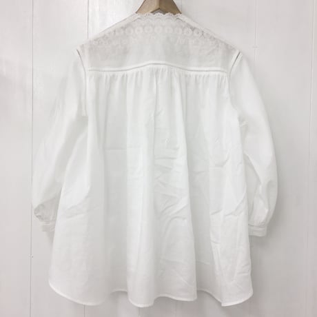 V-Neck Gathered Top / Off White