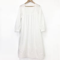 Square Neck Gathered Dress / Off White