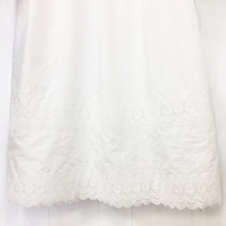 Square Neck Gathered Dress / Off White