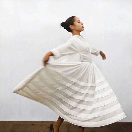Band Collar Pintuck Gathered Dress / Off White