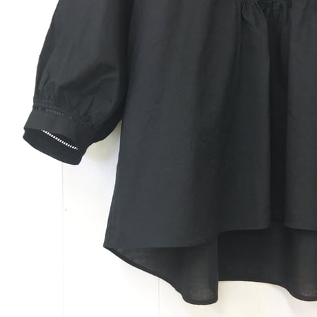 V-Neck Gathered Top  / Black