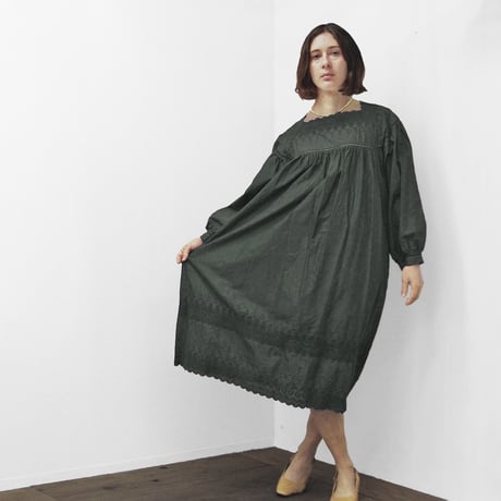Square Neck Gathered Dress / Khaki Green