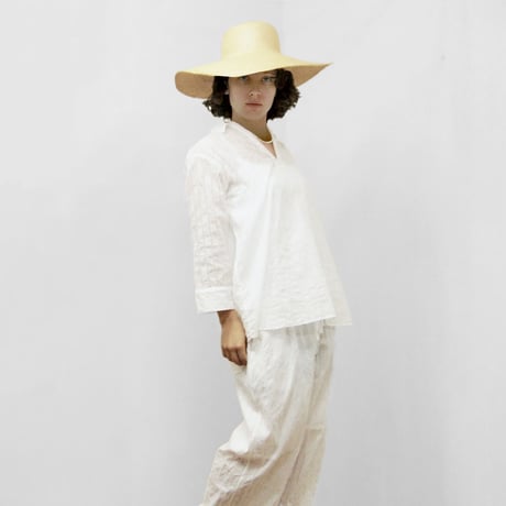 Striped Embroidery Pullover / Off White