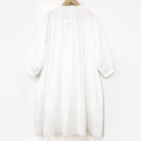 V-Neck Gathered Dress / Off White