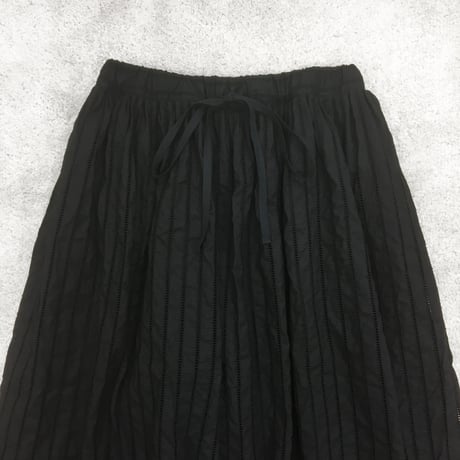 Striped Embroidery Skirt / Black