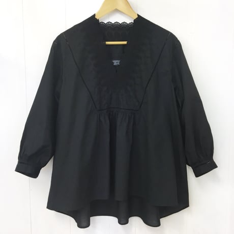 V-Neck Gathered Top  / Black