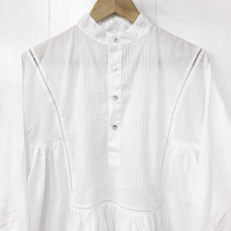 Band Collar Pintuck Gathered Top / Off White