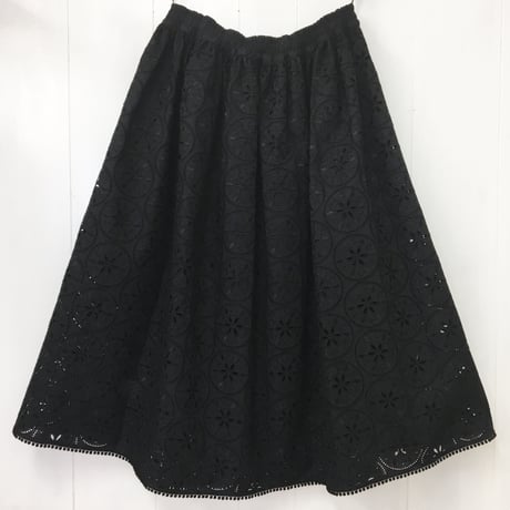 Geometric Eyelet Skirt / Black