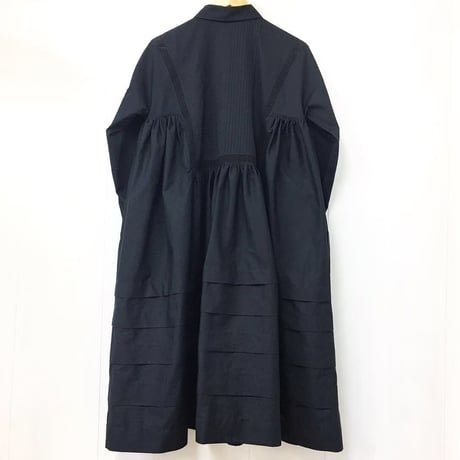 Pintuck Gathered Shirt Dress in Broad Cloth / Black