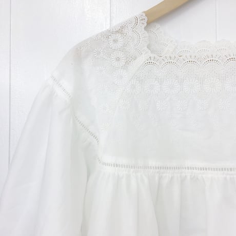 Square Neck Gathered Top / Off White