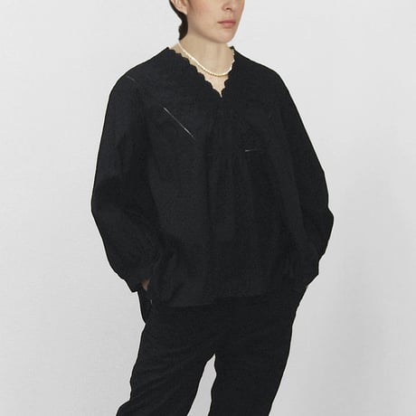 V-Neck Gathered Top  / Black