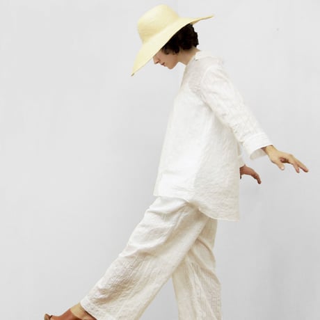 Striped Embroidery Pullover / Off White