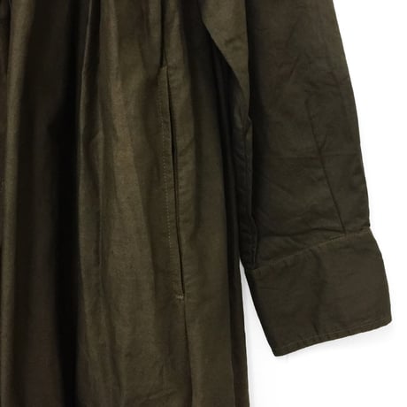 Band Collar Pintuck Gathered Dress / Dark Brown