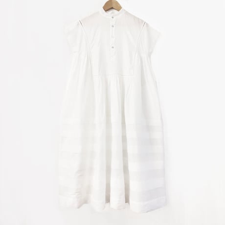 Pintuck Gathered Sleeveless Dress / Off White