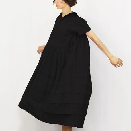 Pintuck Gathered Sleeveless Dress / Black