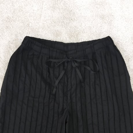 Striped Embroidery Tapered Pants / Black