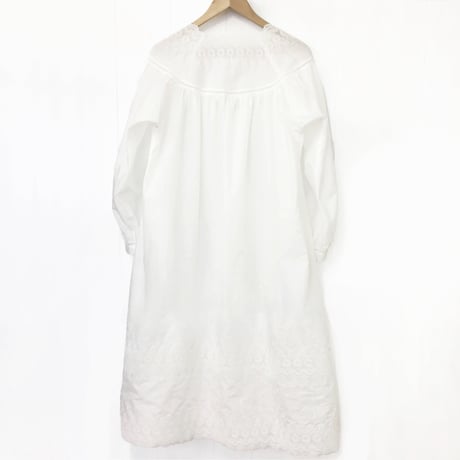 Square Neck Gathered Dress / Off White