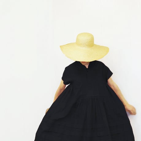 Pintuck Gathered Sleeveless Dress / Black