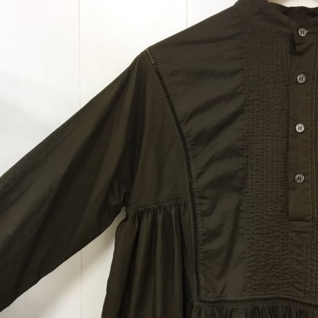 Band Collar Pintuck Gathered Top / Dark Brown