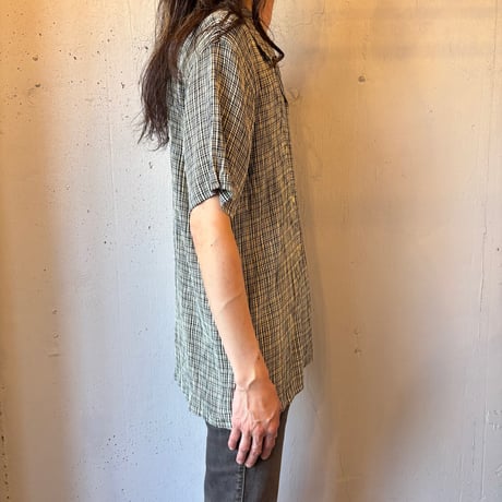 Open Collar Plaid Shirt