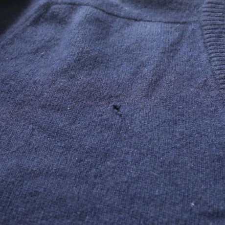 Cashmere V-Neck Knit Sweater MADE IN SCOTLAND