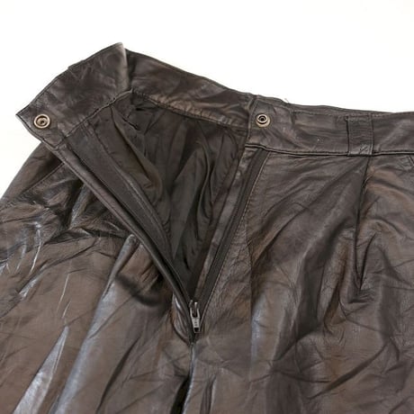 1tuck Black Leather Pants
