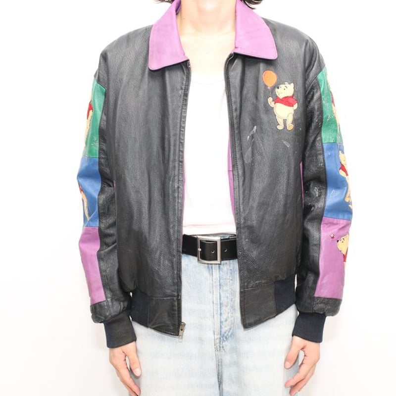 ✅️ 新品 デット Disney ディズニー 合成皮革 ライダース ジャケット フェイクファー＆スカーとハイエナの刺繍がインパクト大