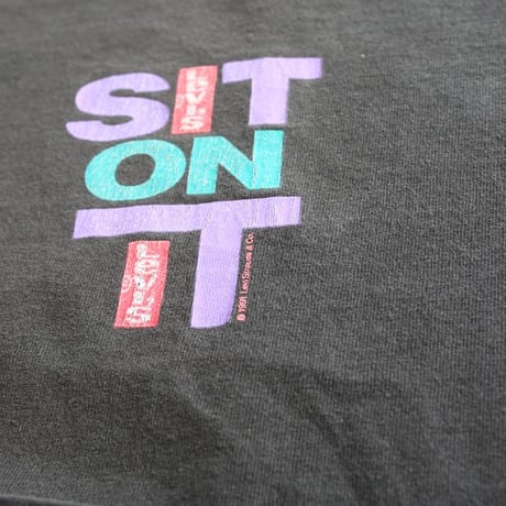 91's Levi's T-Shirt "SIT ON IT"