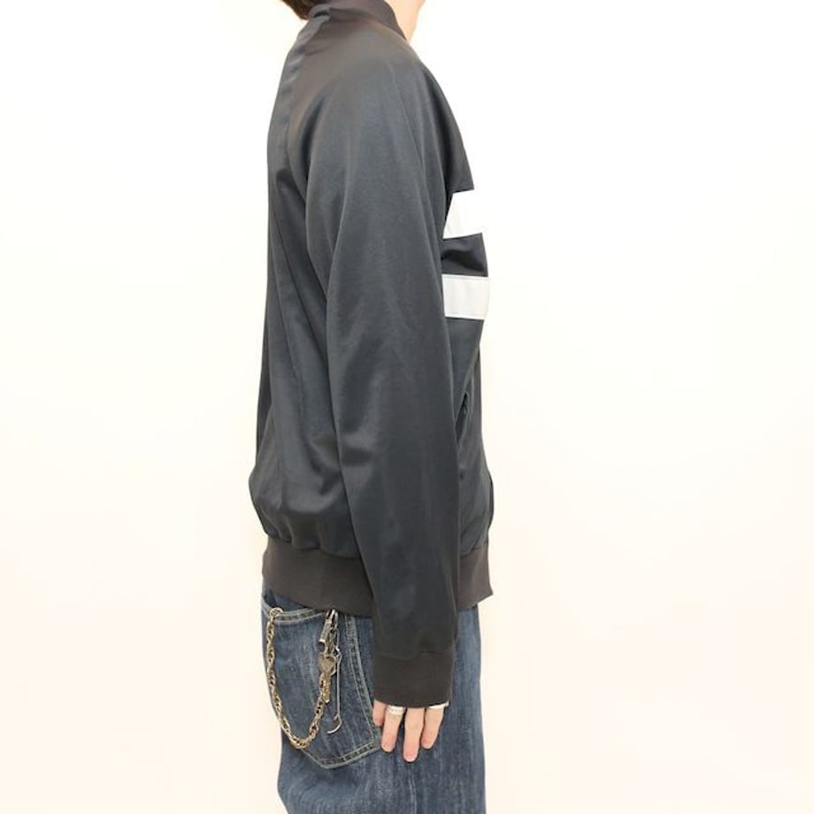 63d89262db33f66eca877966