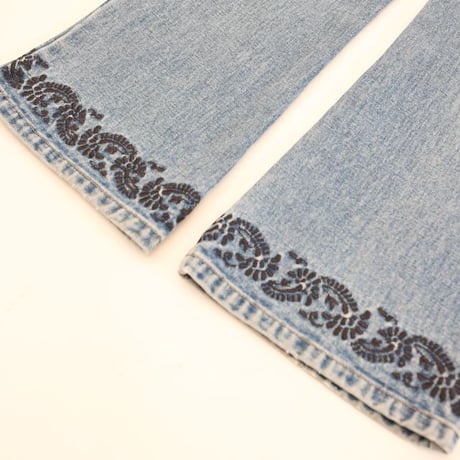 Embroidery Flared Denim Pants