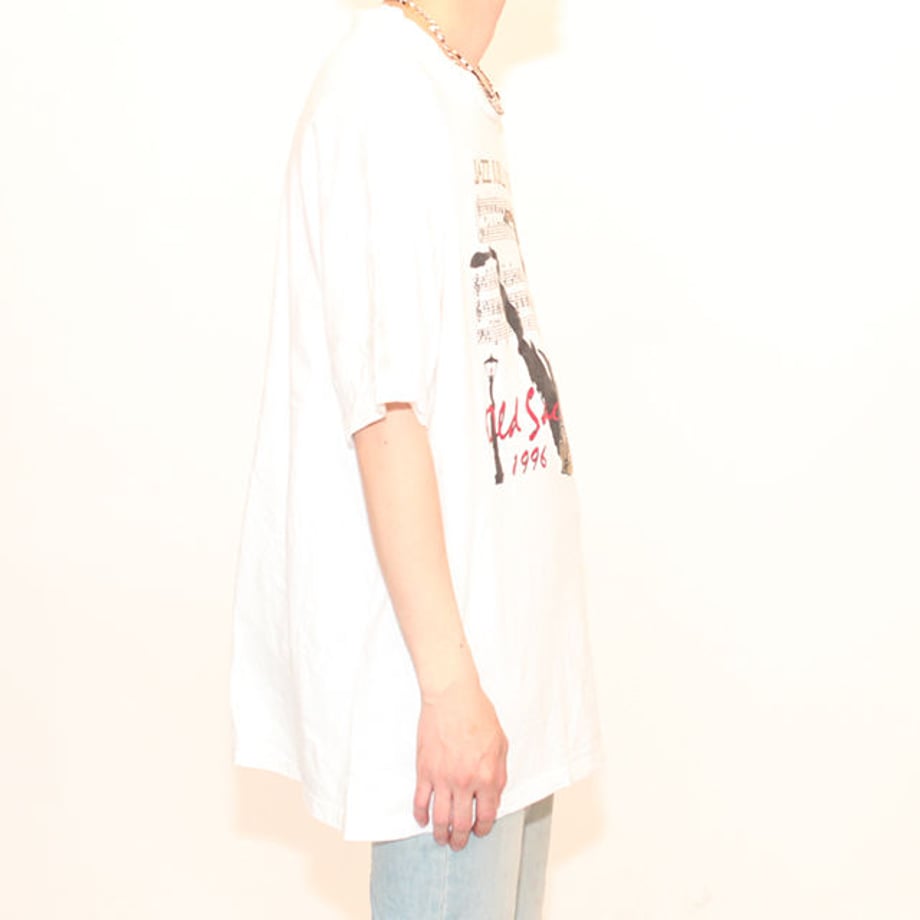 5cdb9833d211bf02aa7f81b4