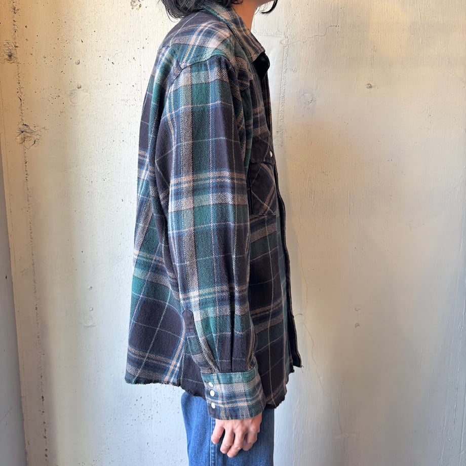 6968a75183d26a394f33496b