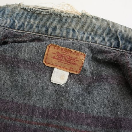 70s Levi's 70505-0317 Denim Jacket With Troy Blanket