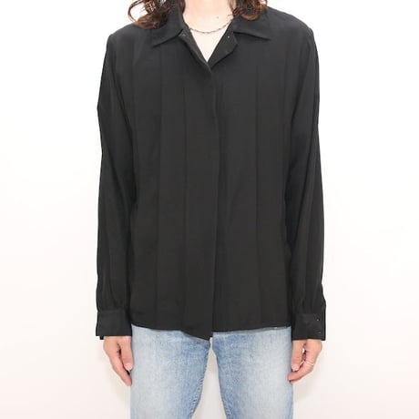 Open Collar Black Silk L/S Shirt Pleats Design