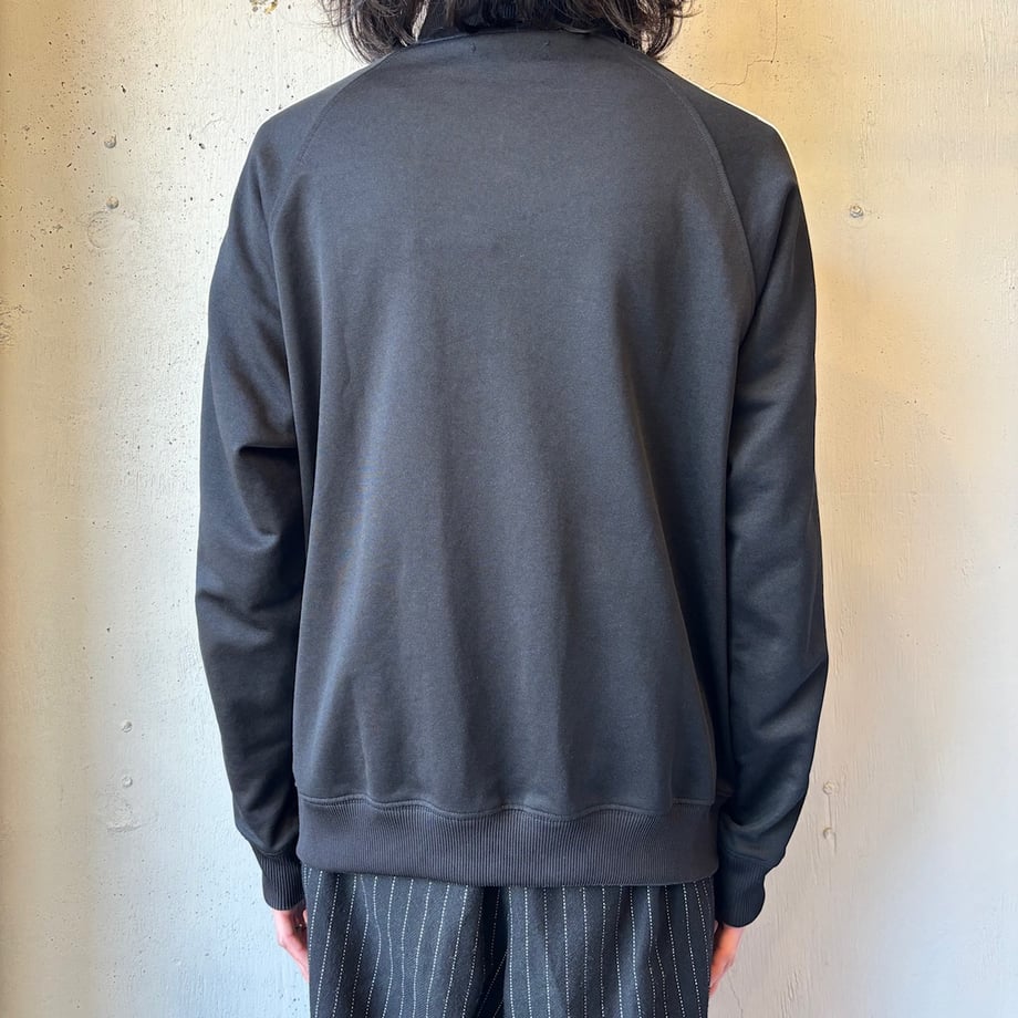 6989683ad37d8525efd822e0