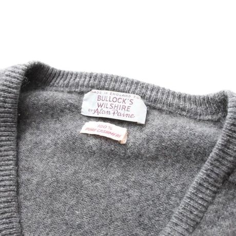 Cashmere V-Neck Knit Sweater MADE IN ENGLAND