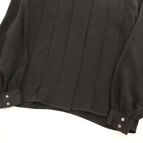 Open Collar Black Silk L/S Shirt Pleats Design