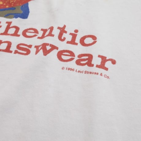 90's Levi's T-Shirt