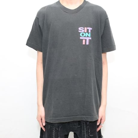 91's Levi's T-Shirt "SIT ON IT"
