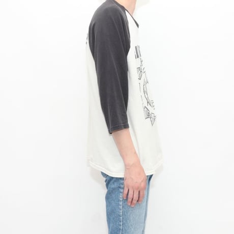 blink-182 Raglan Sleeves T-Shirt