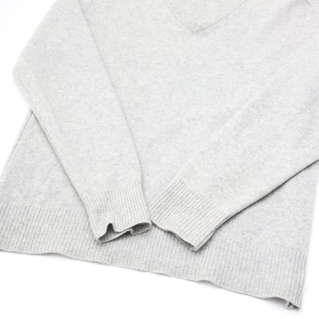 80's Hilwin Cashmere V-Neck Knit Sweater