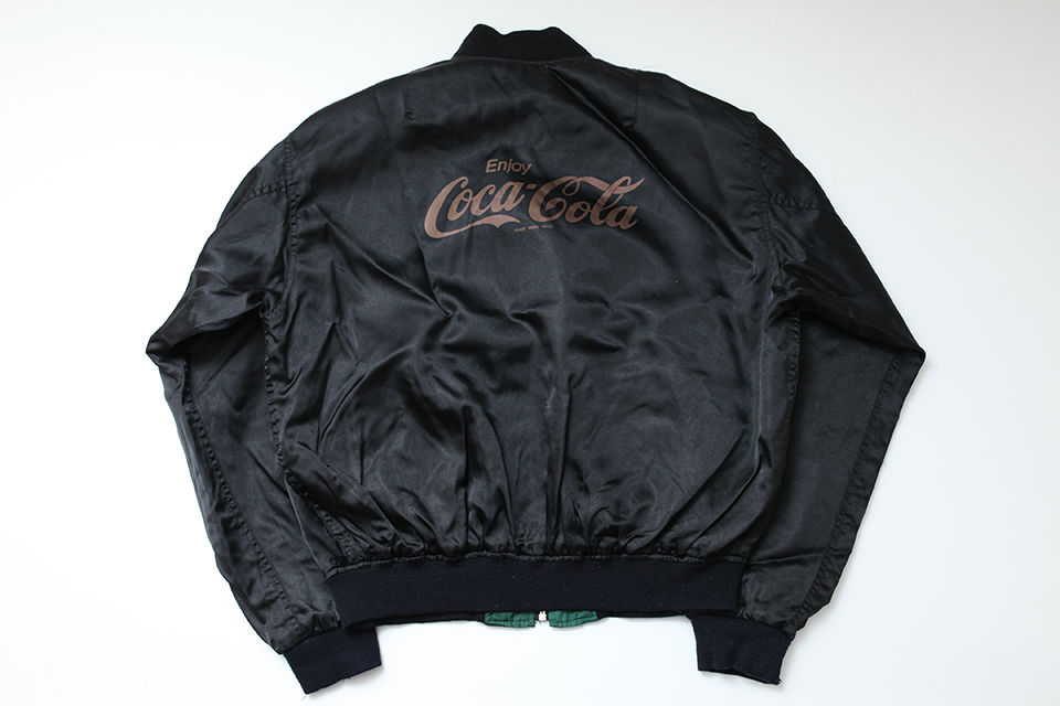 レア コカ・コーラ 冬季イベント用 スタッフジャンパー コート ブラック Mr.MOVAL製 Fサイズ ブラック×レッド 札幌市 新道東店 レア コカ・コーラ 冬季イベント用 スタッフジャンパー コート