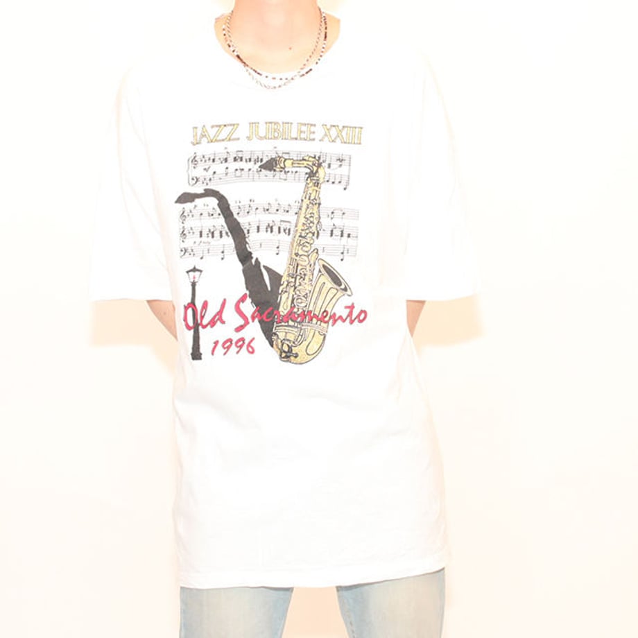 5cdb9833d211bf02aa7f81b4