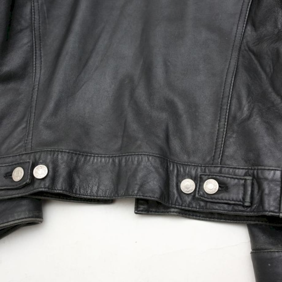 61cd2593e859265f0e230ba4