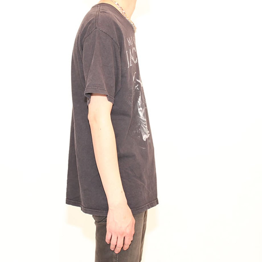 5cf49b00adb2a13c60a558f9