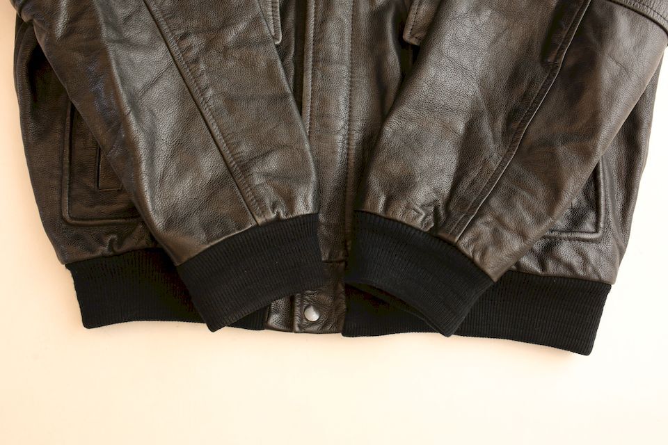 オールブラック！G-1フライトジャケットFLGHT SUITS LTD. 本革フライトジャケット G-1フライトジャケット 本革ジャケット